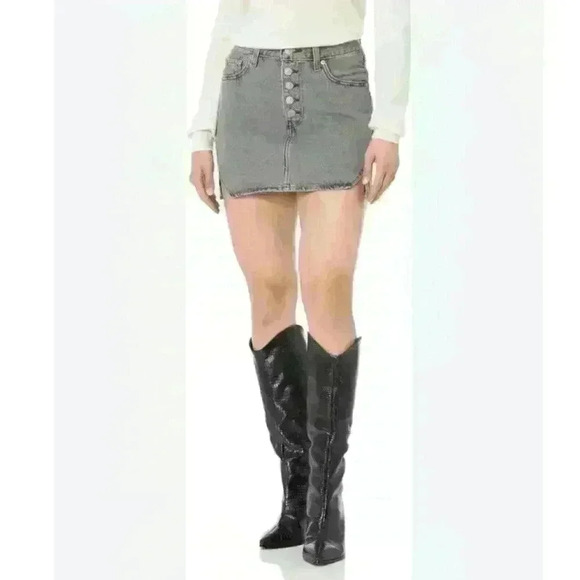 Levi's Icon Denim Mini Skirt - Picture 1 of 8